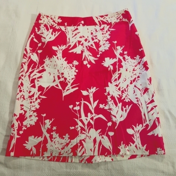 Van Heusen women's Studio size 0 skirt pink and white floral design - Picture 1 of 5